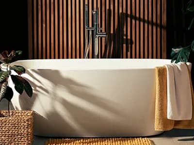 Freistehende Badewannen: Alles, was du wissen musst