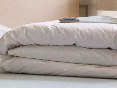 Die richtige Bettdecke für Sommer & Winter